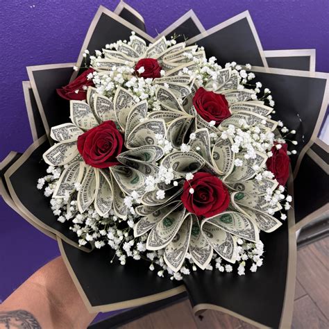 Rose and Money Gift Bouquet! | Flower gift ideas, Gift bouquet, Diy ...