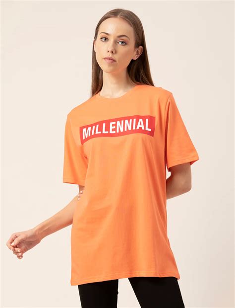 Top 5 Trendy Ways To Wear Your Women’s Oversized Tee Shirt & Look Fabu ...