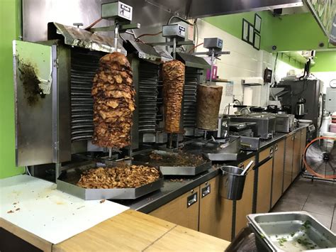 Getting a donair at Doner Kebab - Vancouver - chichicho~