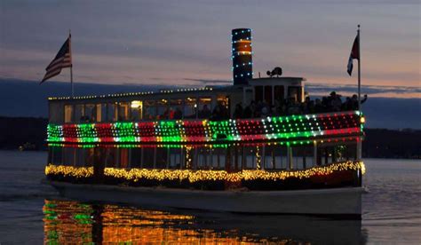 Lake Geneva Santa Cruise: A Festive Holiday Boat Ride for Families ...