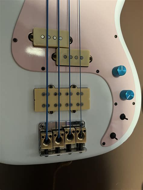 Yet another Hello Kitty-based bass for my daughter : r/BassGuitar