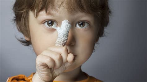 Why Does Hydrogen Peroxide Create Bubbles on Wounds? – The One Minute Miracle