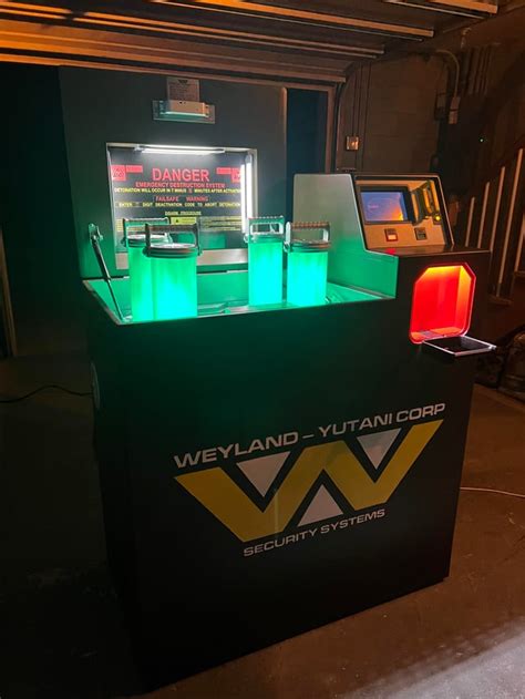 Alien Self-Destruct Scene Computer 的图像结果