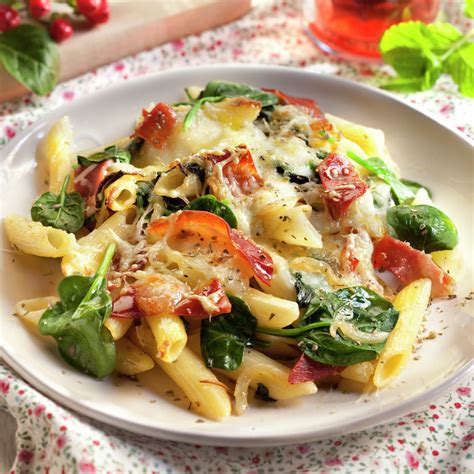 Macarrones gratinados con espinacas, mozzarella y jamón ...