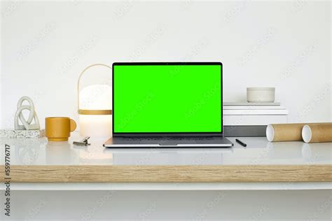 Computer Screen On Desk 的图像结果
