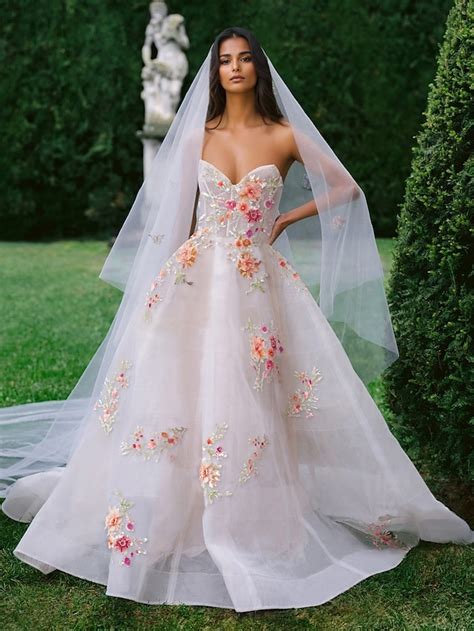 Floral Wedding Dresses 3D Sequined Floral Lace Applique A-Line ...