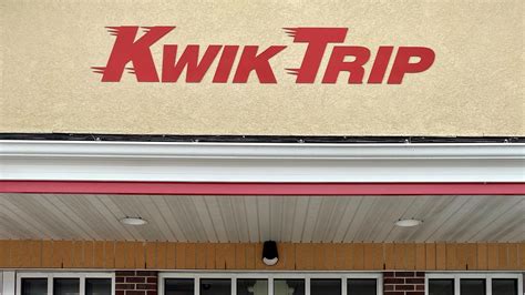 Kwik Trip employee dies after Mankato stabbing | kare11.com