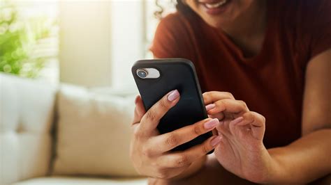 لماذا يظن هؤلاء الخبراء أن الإنترنت ليس مضرًا بحياتنا كما يُعتقد؟ - CNN ...