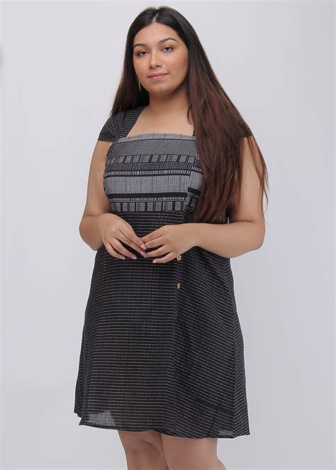 Get Pleated Short Sleeves Detail Threadwork Dress at ₹ 1700 | LBB Shop