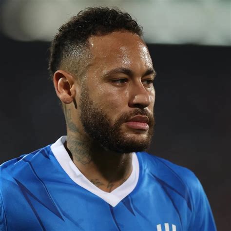 Neymar Height: How Tall Is the Soccer Star? - The Caring Girl