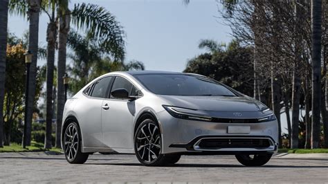 10 Plug-in Hybrid Cars With The Most Electric Range