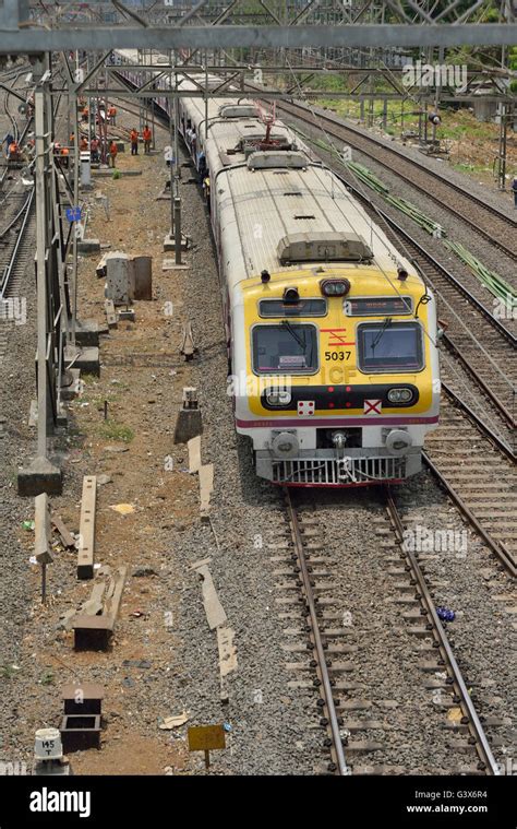 Local Train India 的图像结果