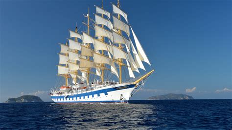 Cruise ship tours: The charm of the Royal Clipper