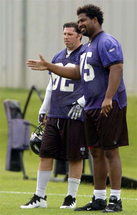 Tallest NFL Player: The 13 Tallest in NFL History, By Position