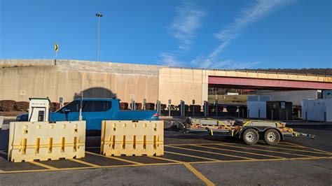 Gateway Travel Plaza (1) | Breezewood, PA | EV Station