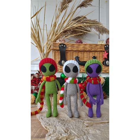Amigurumi alien crochet pattern. Alien doll crochet tutorial | Inspire ...