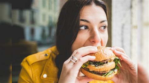 Fast Food உணவுகள் உங்கள் உடலை எப்படியெல்லாம் பாதிக்கிறது தெரியுமா ...