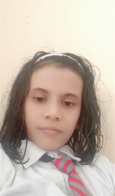 is she looking beautiful - Brainly.in