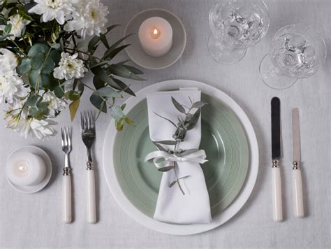 How to Set a Table Setting 的图像结果