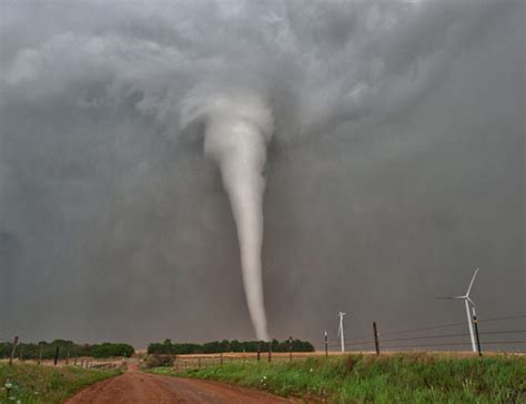 Tornadoes Documentary 的图像结果