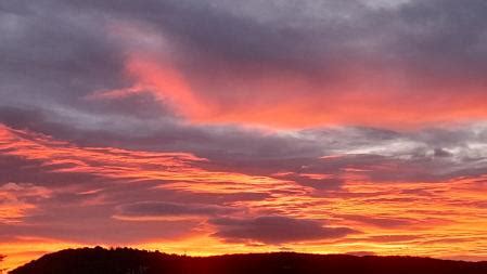 El cielo rojo está de moda este otoño