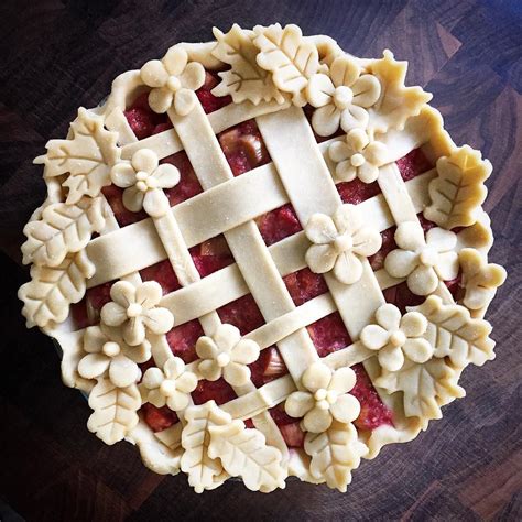 Decorated Pastry Pie Crust - Lattice & Floral Design