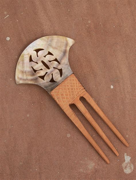 Shell Craft Hair Accessory