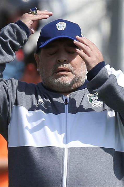 Diego Maradona’s Bio, Age, Relationships, Latest Buzz, Photos & Videos