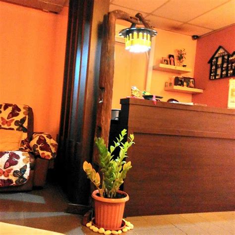 10 BEST Restaurants Near Bedrock Island Health & Beauty Centre