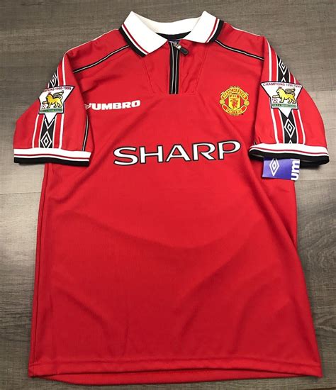 Man Utd Retro 1998/2000 Football Shirt - Beckham, Keane, Giggs, Scholes ...