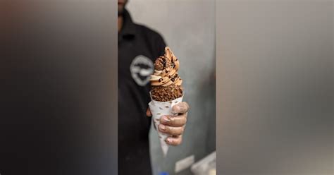 This Outlet In Indiranagar Does Amazing Chimney Cones, Cake Rolls ...