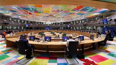 Sommet de l'UE: des milliards pour les banques, rien pour les ...