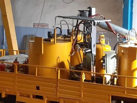 Road Marking Machine - Atom Thermoplastic Screed Road Marking Machine ...