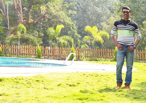 Photo Shoot in Woods Resort - Jollyday Tours
