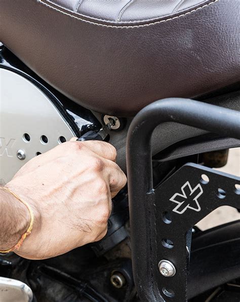Saddlebag Rack - Triumph Scrambler 400 Configured_so_it_does_not ...