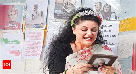 Bengaluru: Two Iranian women protest against brutalities back home ...