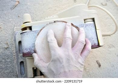 Using a Straight Line Sander Woodwork 的图像结果