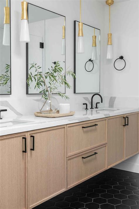 36 Beautiful and Timeless Bathrooms With Hexagon Tile Floors