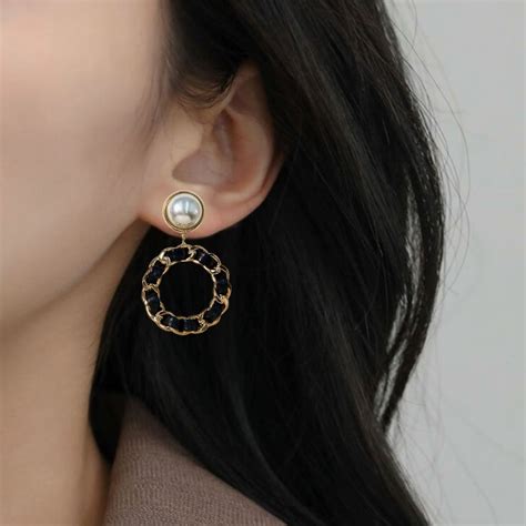 Jewellery Online - Premium Women Black On Gold Dangling Earrings | Nestasia