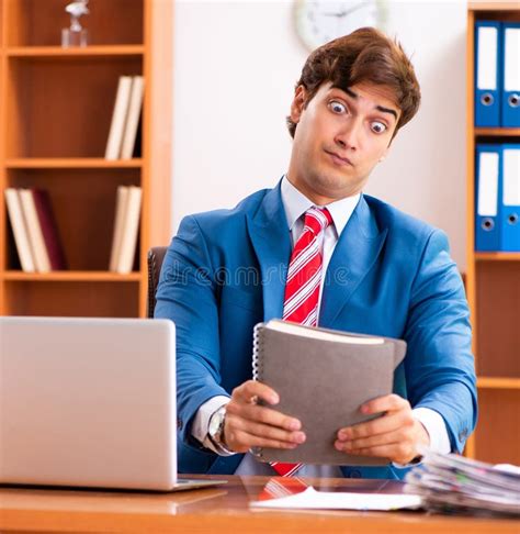 Politician with Police Office 的图像结果