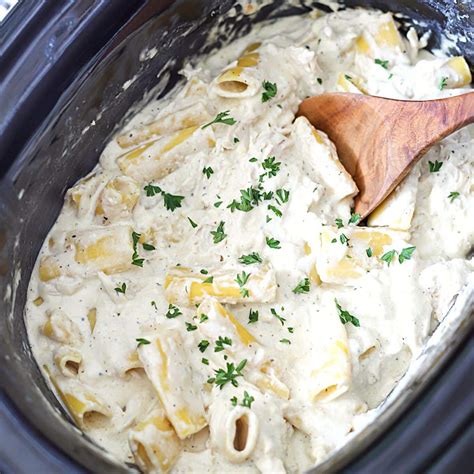 Crock Pot Chicken Alfredo Recipe - Suburban Simplicity