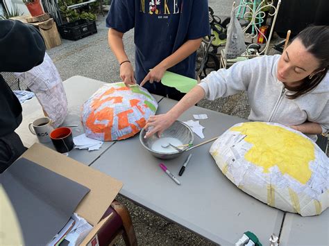 Recycling Trash Into Art - The Recycle Challenge | TheRecycle Challenge