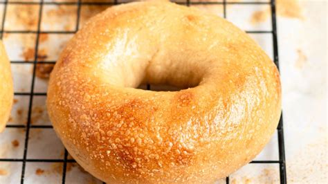 Hand-Rolled New York-Style Bagels (Overnight Recipe) For Beginners ...