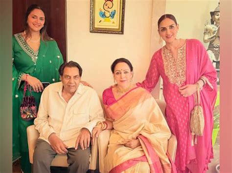 Esha Deol calls parents Dharmendra, Hema Malini her "World" as couple ...