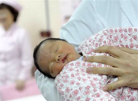男婴一出生就18岁 这个宝宝不一般！(图) - 中国网山东要闻 - 中国网 • 山东