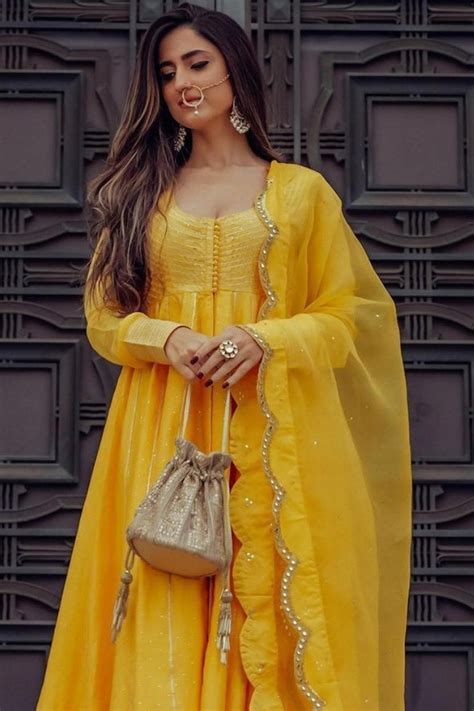 Buy AMYRA Bella Gold Potli bag Online in India - The AMYRA Store