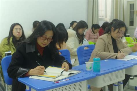 市直学校初中语文教师专业教学、教材培训会在九江外国语学校举行