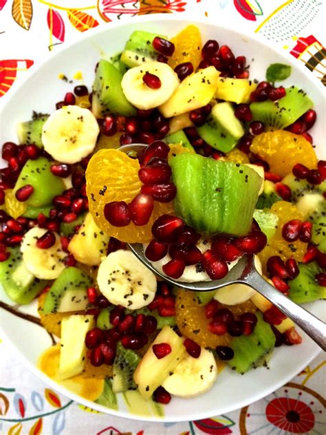Pomegranate Winter Fruit Salad Recipe – Easy and Festive! – Melanie Cooks