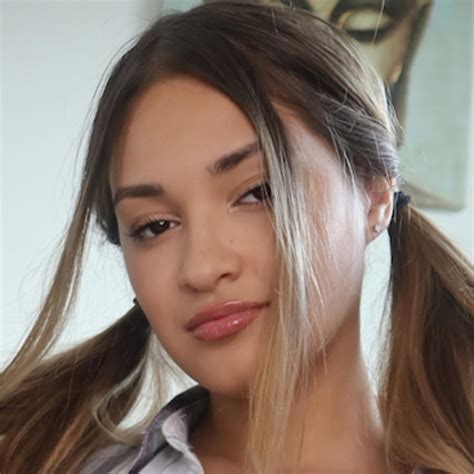 #068 GIZELLE BLANCO – HAWAIIAN BEAUTY WITH TITS, ASS & HIPS! | Listen Notes