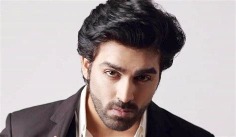 Mayank Gandhi Family, Contact-number, Affairs, Friends, Latest Updates ...